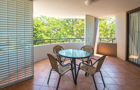 The Oasis Apartments - Kawana Tourism 8