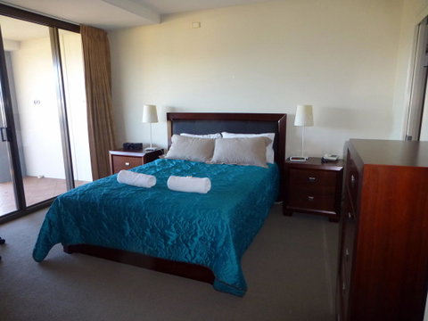 The Oasis Apartments - Kawana Tourism 6