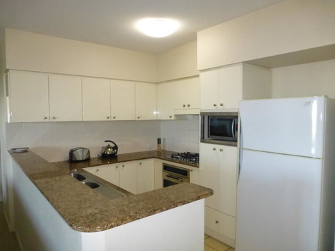 The Oasis Apartments - Kawana Tourism 16