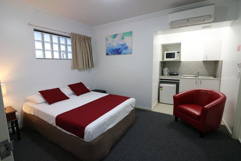Kangaroo Point Central Hotel & Apartments - Kawana Tourism 30
