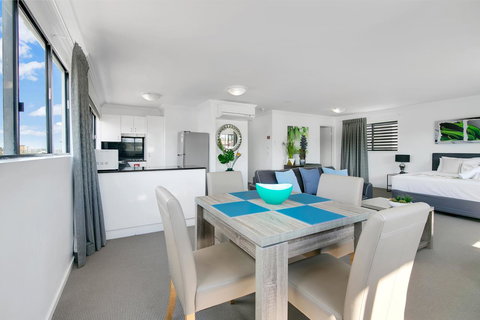 Kangaroo Point Central Hotel & Apartments - Kawana Tourism 22