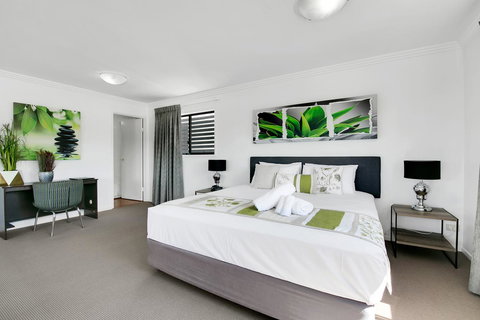 Kangaroo Point Central Hotel & Apartments - Kawana Tourism 8