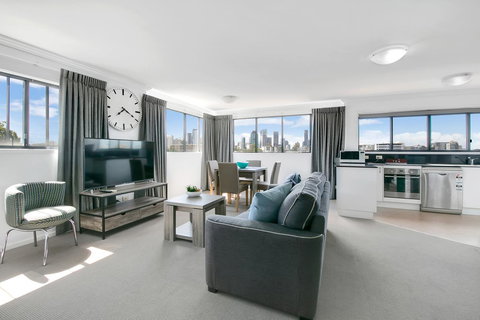 Kangaroo Point Central Hotel & Apartments - Kawana Tourism 23