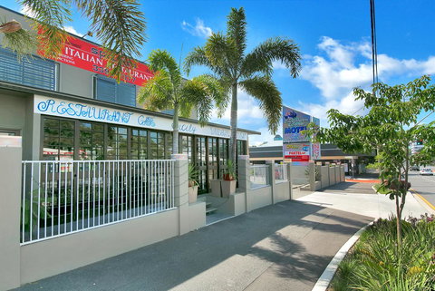 Kangaroo Point Central Hotel & Apartments - Kawana Tourism 7