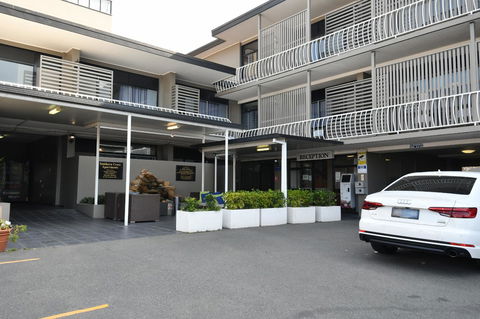 Kangaroo Point Central Hotel & Apartments - Kawana Tourism 3