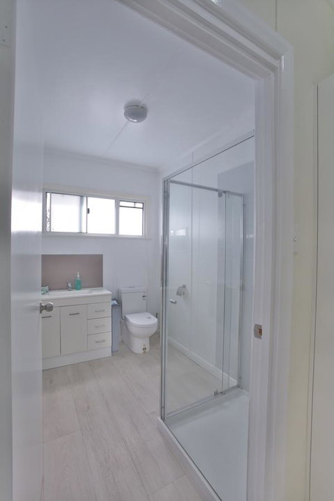 Pale Pacific Holiday Units - Kawana Tourism 31