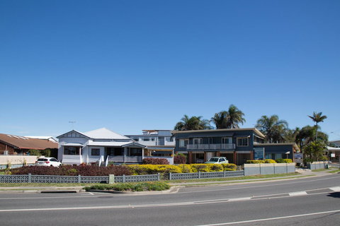 Pale Pacific Holiday Units - Kawana Tourism 0