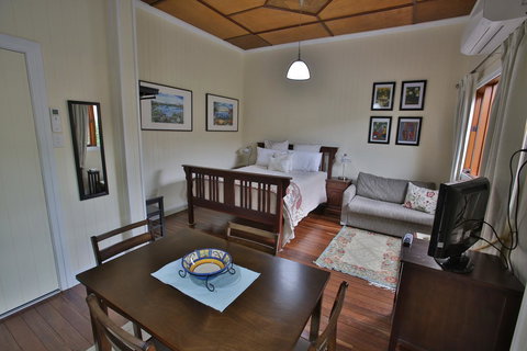 Pale Pacific Holiday Units - Kawana Tourism 8