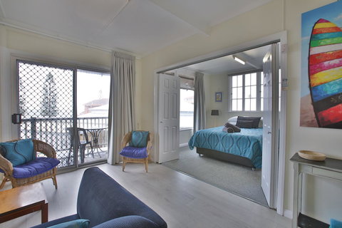 Pale Pacific Holiday Units - Kawana Tourism 24