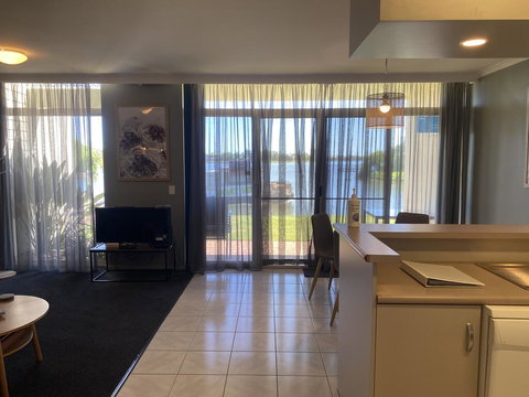 Waterside Holiday Rentals Unit 31 - Kawana Tourism 2