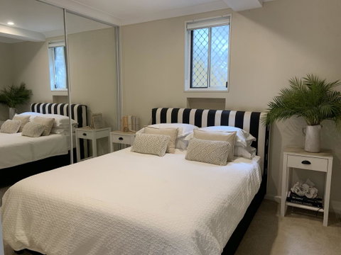 Waterview Cottage - Kawana Tourism 1