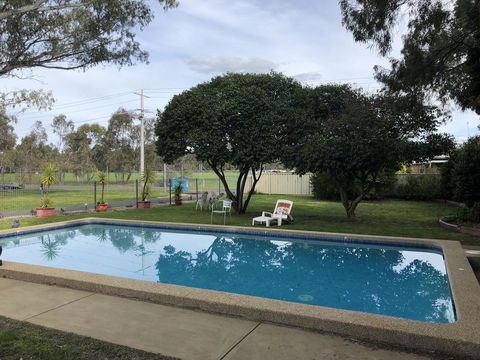 Wattle Motel - Kawana Tourism 1