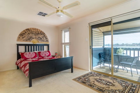 West Lakes Townhouse - Kawana Tourism 0