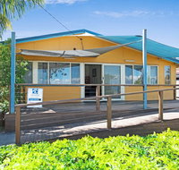 Wheelchair Friendly with water views - Welsby Pde Bongaree - Kawana Tourism