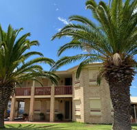 Whispering Palms - Kawana Tourism