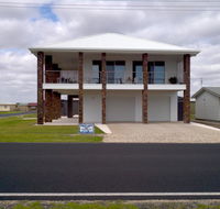 White Caps BB Apartment - Kawana Tourism