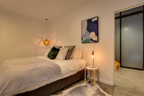 White Room Apartments - Kawana Tourism 1