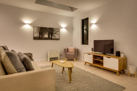 White Room Apartments - Kawana Tourism 2