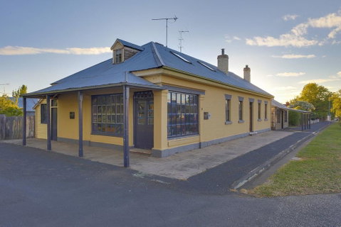 Whites Corner - Kawana Tourism 3