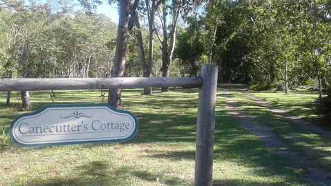 Whitsunday Cane Cutters Cottage - Kawana Tourism 1