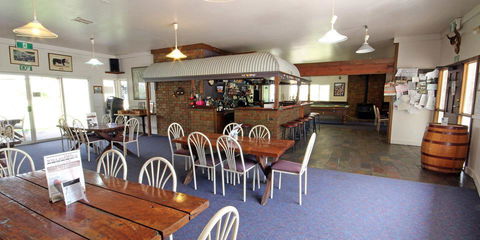 Willalooka Tavern - Kawana Tourism 3