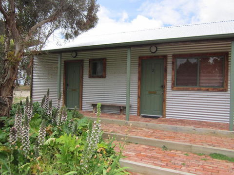 Willalooka Tavern - Kawana Tourism 0