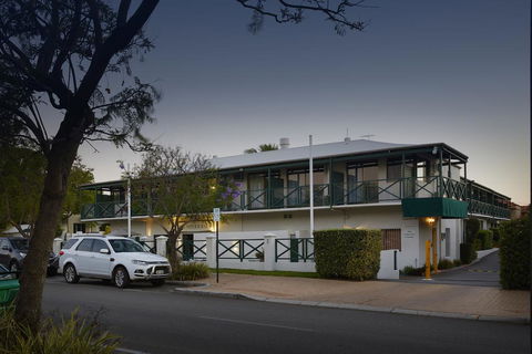 Windsor Lodge - Kawana Tourism 0