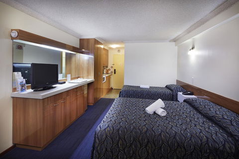 Windsor Lodge - Kawana Tourism 2