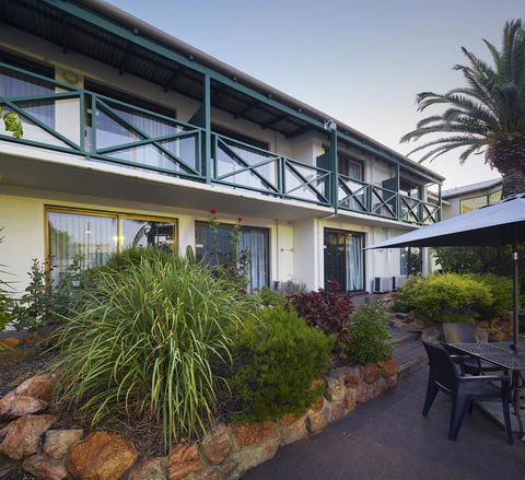 Windsor Lodge - Kawana Tourism 3