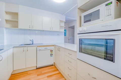 Windward Apartments - Kawana Tourism 1