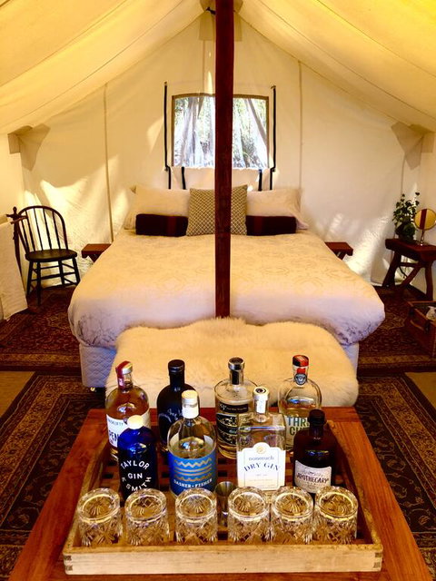 Wingtons Glamping - Kawana Tourism 3