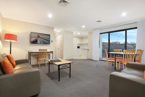 Wollongong Serviced Apartments - Kawana Tourism 3
