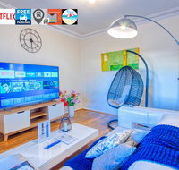 Wollongong station holiday house with Wi-Fi75 Inch TV NetflixParkingBeach - Kawana Tourism