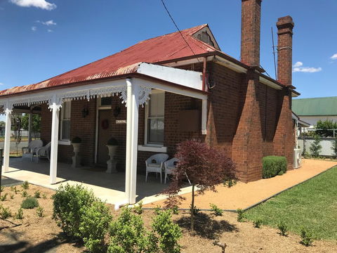 Woodstock Cottage - Kawana Tourism 2