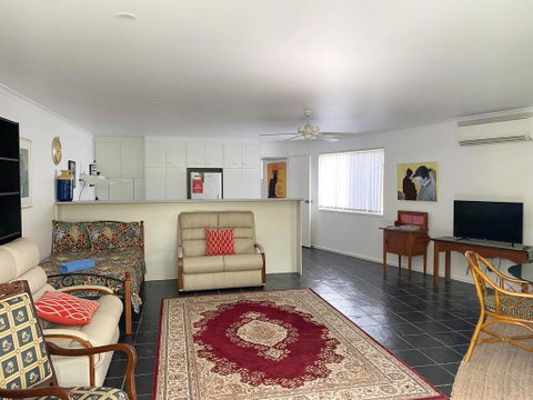 Woorim Secluded Palms Villa - Kawana Tourism 1