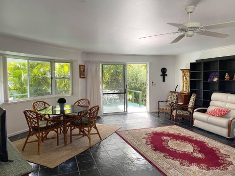 Woorim Secluded Palms Villa - Kawana Tourism 2