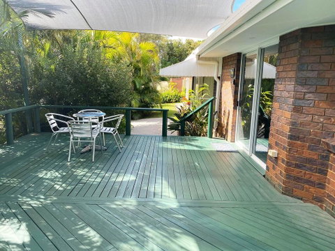 Woorim Secluded Palms Villa - Kawana Tourism 0