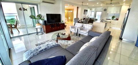 ZEN BY THE WATER - Darwin Premier Retreat - Kawana Tourism 1