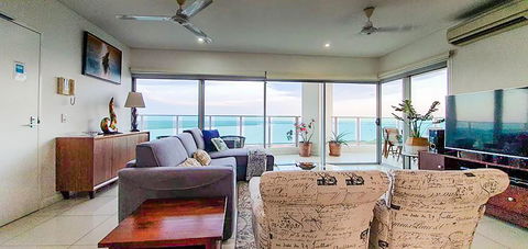 ZEN BY THE WATER - Darwin Premier Retreat - Kawana Tourism 3