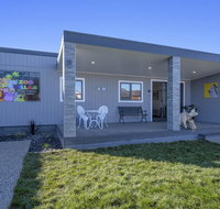 Zoo Villas  Villa Zebra - Central Wynyard - Kawana Tourism