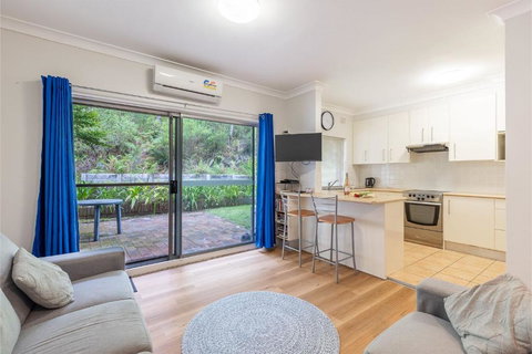 Adriana 4 Open Plan Living With Backyard - Kawana Tourism 0