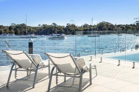 Affordable Riverfront, Pool, Private Pontoon - Kawana Tourism 1