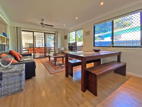 A AMITY BEACH BABY - Kawana Tourism 3