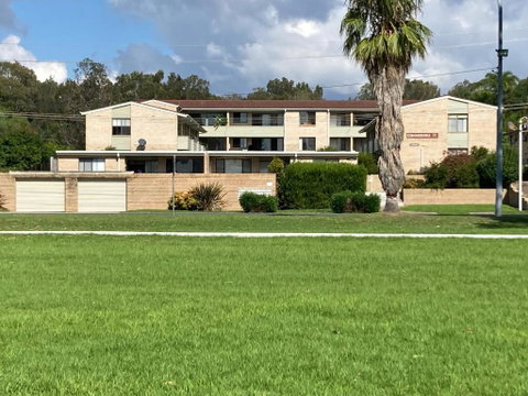 A Beach Apartment - Kawana Tourism 1