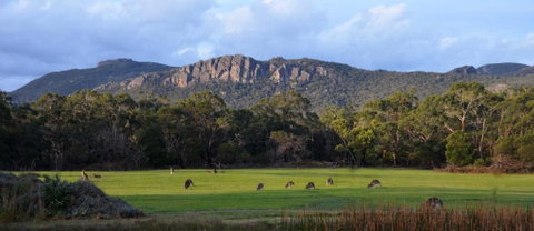 A Boat In The Grampians - Kawana Tourism 0
