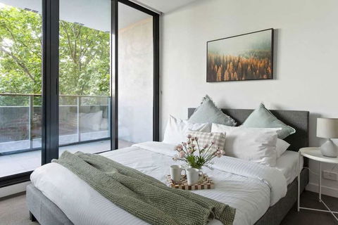 A Central Apt Right Next To Southern Cross - Kawana Tourism 0