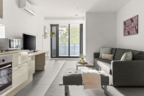 A Central Apt Right Next To Southern Cross - Kawana Tourism 1