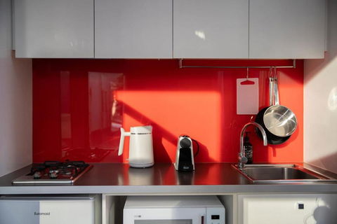 A City-centre Studio For Savvy Business Travellers - Kawana Tourism 2
