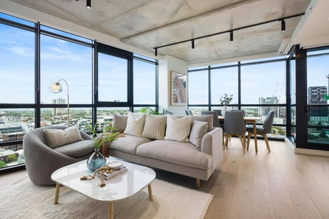 A Comfortable Stay Awaits You In Southbank - Kawana Tourism 0