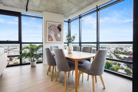 A Comfortable Stay Awaits You In Southbank - Kawana Tourism 3